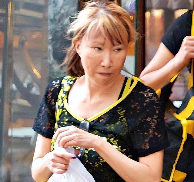 她曾是「三級女王」，3年連拍11部三級，如今66歲老得不敢認