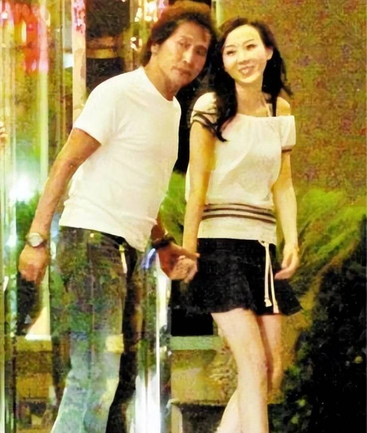 台灣「第一美人」：靠美貌征服了12個男人，54歲至今仍未婚「美」的風味猶存