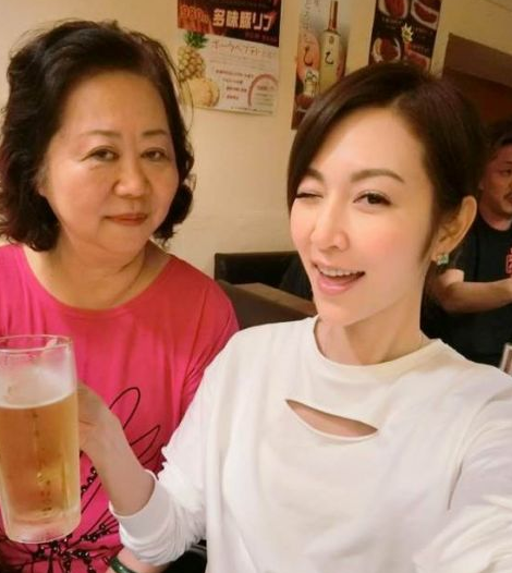 過去天天以淚洗面!曾莞婷憶童年「爸爸被火車帶走」 除夕夜「桌上出現空碗筷」母女崩潰