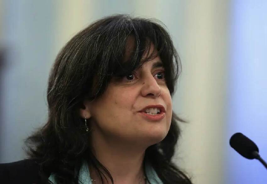 47歲華裔女博士被9名美警「連開18槍擊斃」警察:她持刀襲警拒繳管理費「審判結果」打臉全網