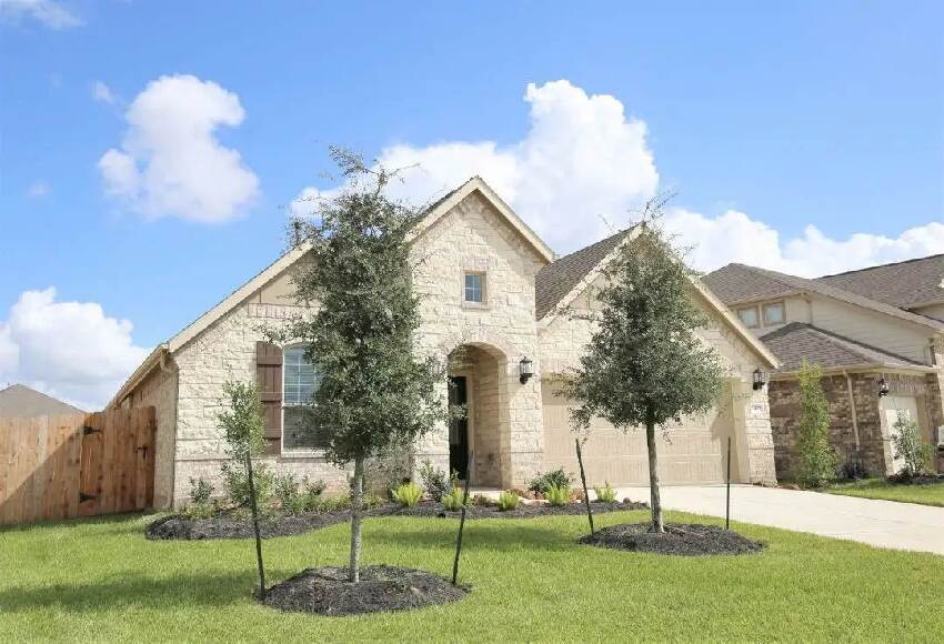 47歲華裔女博士被9名美警「連開18槍擊斃」警察:她持刀襲警拒繳管理費「審判結果」打臉全網