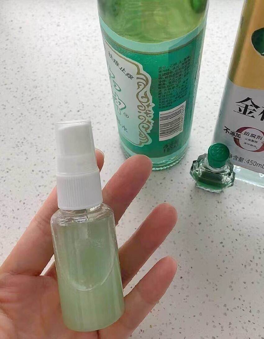 衛生間出現這種小飛蟲,千萬不要隨手拍死,後果很嚴重,別不當回事