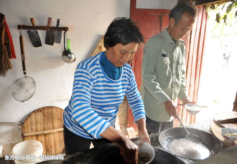 視岳母如親媽！71歲女婿「長照百歲丈母娘」把屎把尿，「難忘老太太恩情」：長壽是子女福分