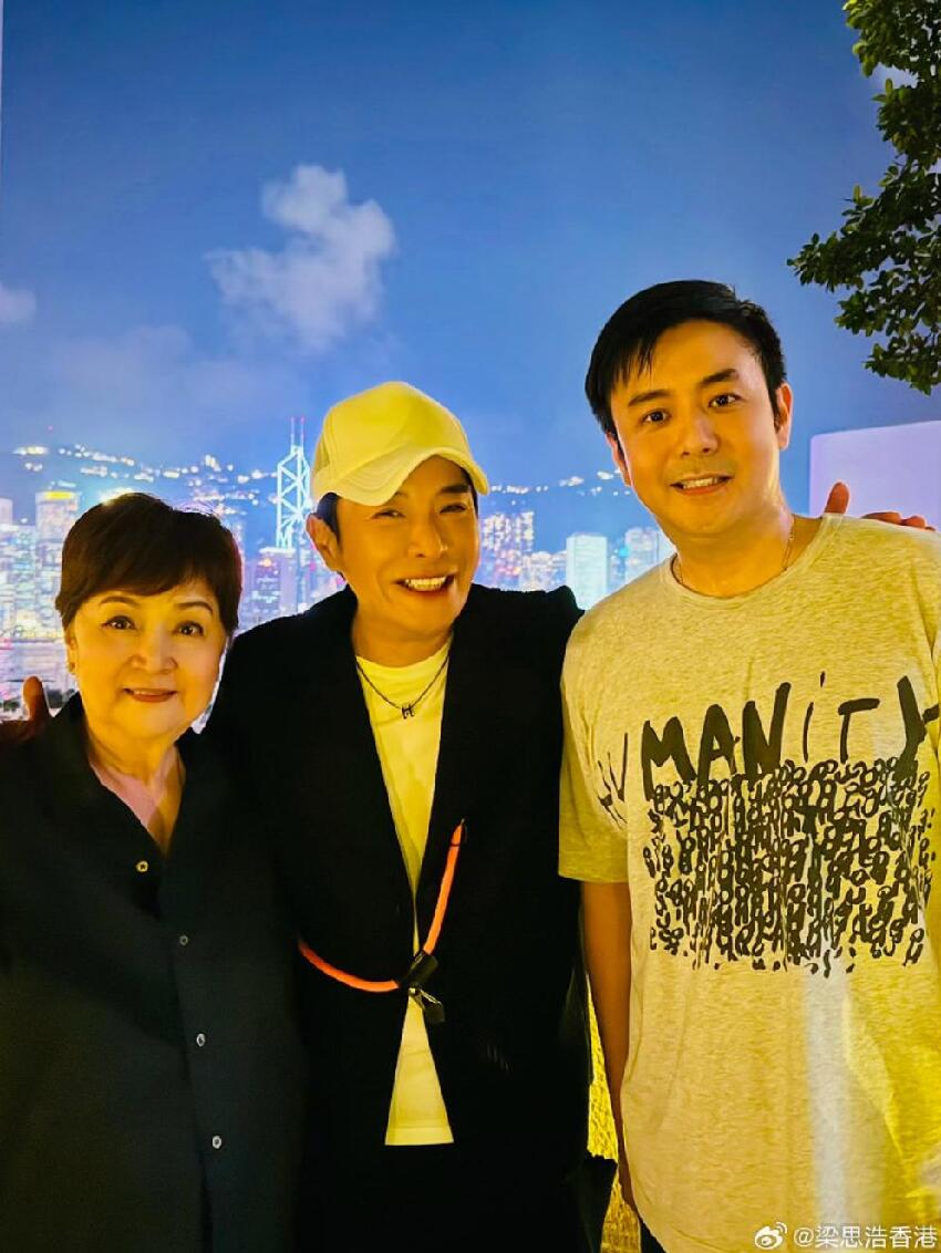 謝賢78歲第一任前妻甄珍罕露臉，帶兒子與友人聚會，仍然優雅高貴