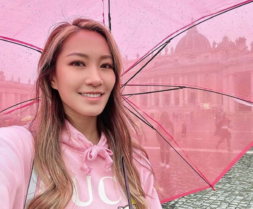 恭喜!前港姐季軍周美欣懷孕臨盆在即,穿三點式泳裝曬巨大孕肚