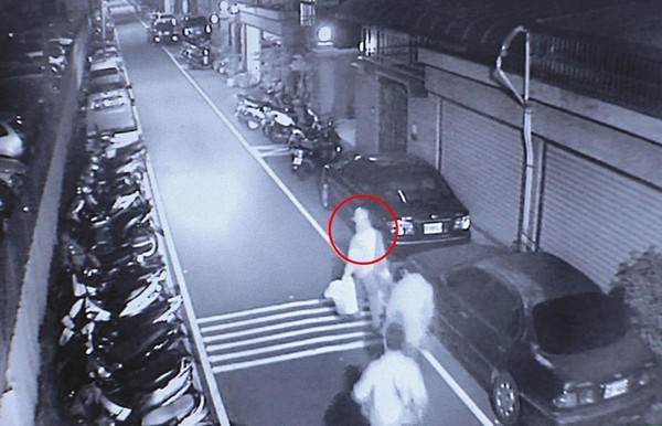 景美驚駭命案曝光！半夜傳出哭聲，鄰居「上門抗議」隔天才知「屋內人早已身亡」