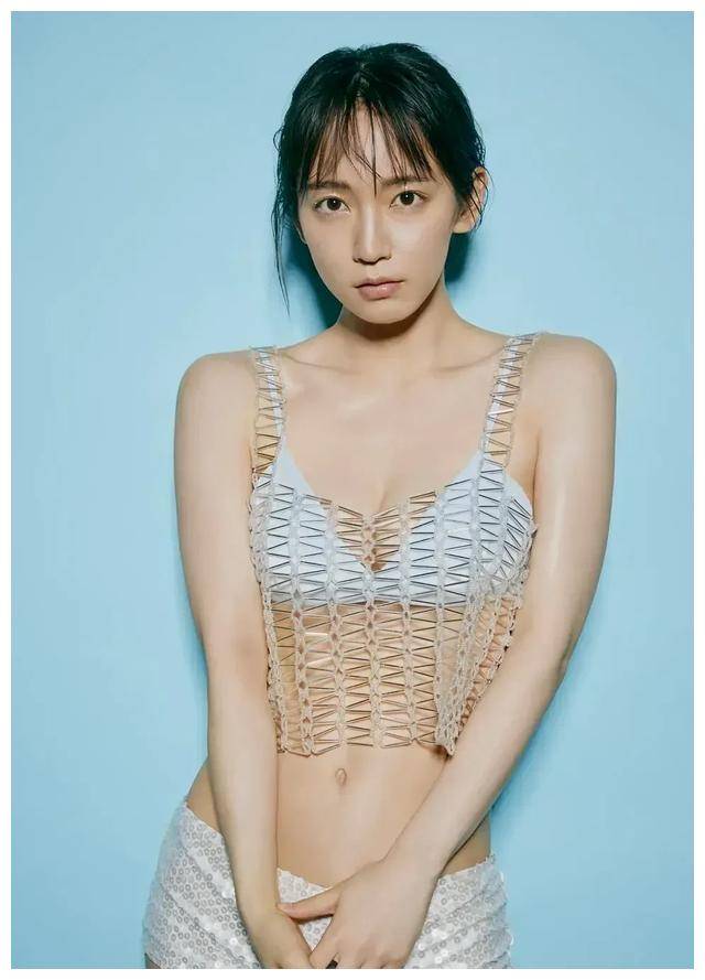 31歲日本AV模特，吉岡里帆，迷人的「治癒女神」風采!