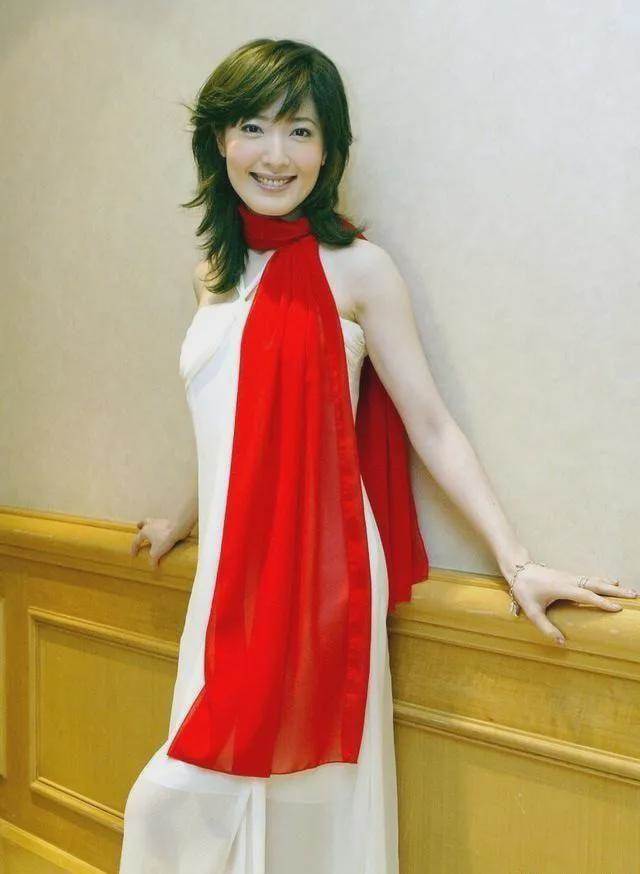 被譽為最美「潘金蓮」！她19歲爆紅「28歲住千萬豪宅」 如今「遭直擊賣拉麵」粉絲震驚