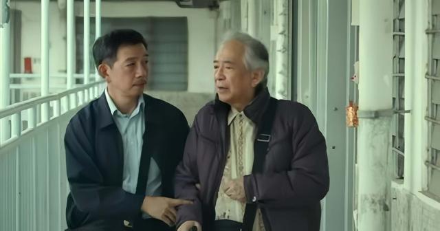 一路走好！香港知名演員突發心臟病離世，因年輕時貪玩一生未婚