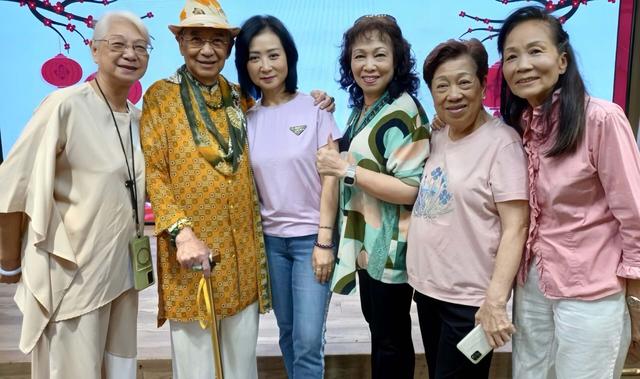 一路走好！香港知名演員突發心臟病離世，因年輕時貪玩一生未婚