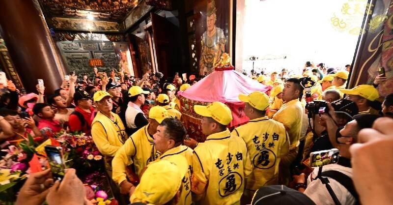 白沙屯媽祖「18禁忌」曝光！這3類人千萬別「鑽轎底」，會觸怒神明