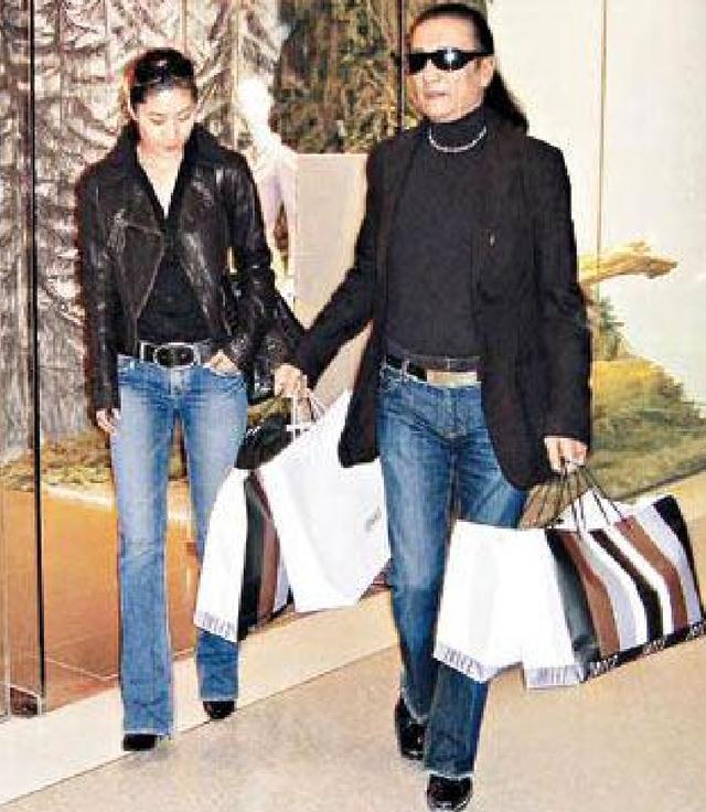 謝賢生前最後一任女友，小他49歲身材火辣，如今卻在老家當網紅