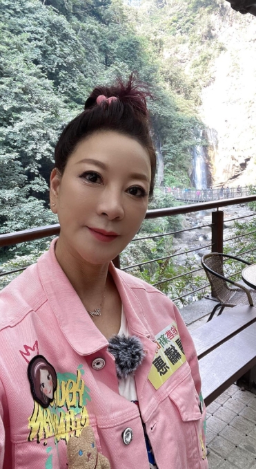震撼彈！楊繡惠羞認「15歲就給了他」　曝親密照「竟是69歲大咖男星」：另一個境界