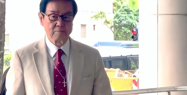 78歲黃百鳴涉內幕交易案，裁定罪名成立！涉賣盤前慫恿胞妹「掃貨」套現5億港元離場