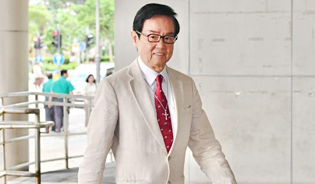 78歲黃百鳴涉內幕交易案，裁定罪名成立！涉賣盤前慫恿胞妹「掃貨」套現5億港元離場