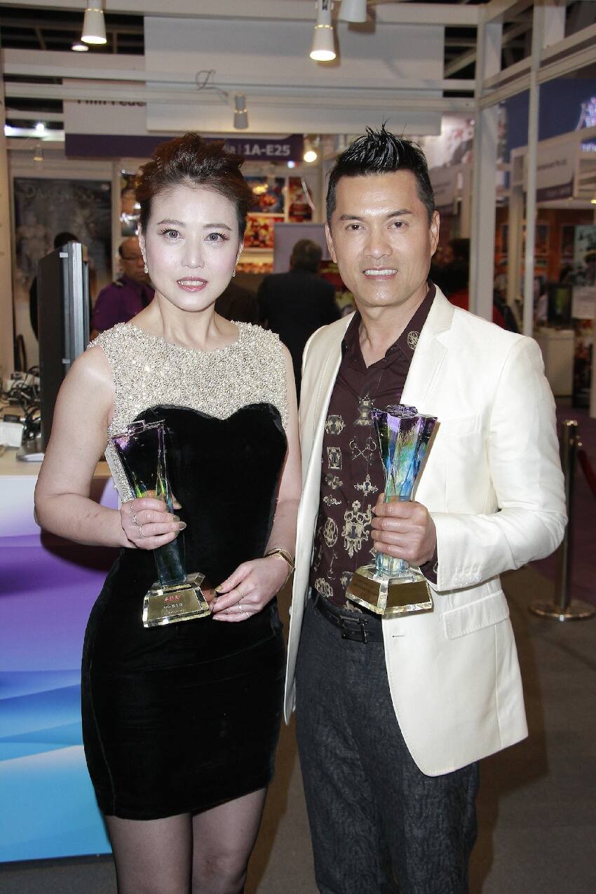 香港男星迎娶百億富婆，家財全交妻子打理，每月只領固定生活費