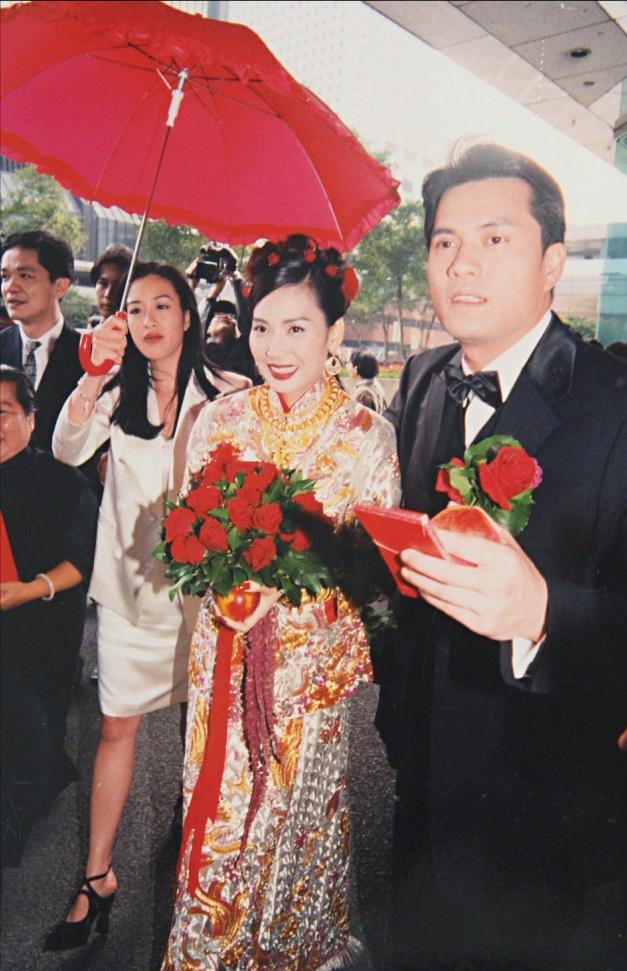 香港男星迎娶百億富婆，家財全交妻子打理，每月只領固定生活費
