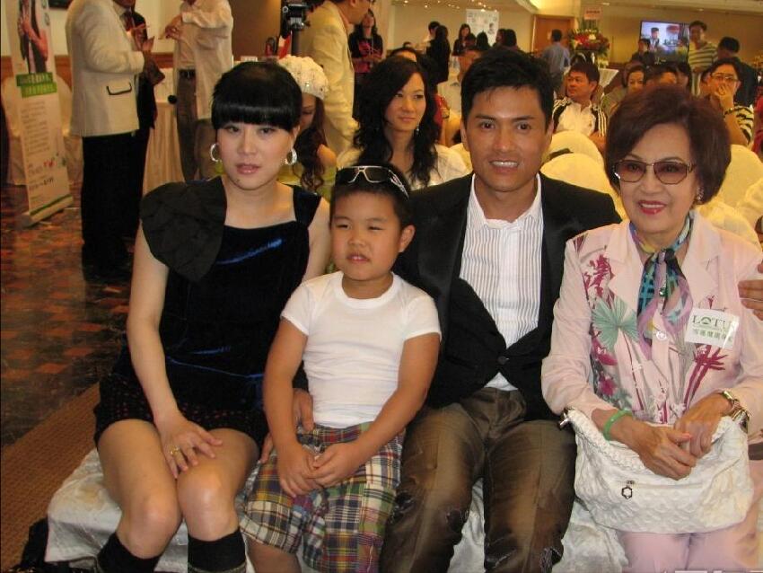 香港男星迎娶百億富婆，家財全交妻子打理，每月只領固定生活費