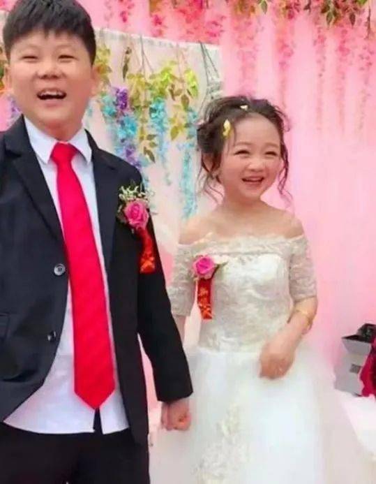 新娘子「娃娃臉太驚人」被質疑未成年結婚！娘家人「無奈曝年齡」：不小了，就是沒長開