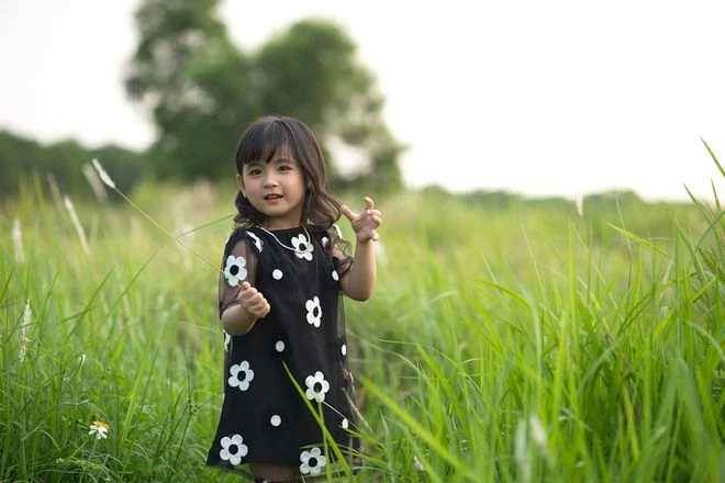 孩子愛說這4句話,說明他骨子裡很自卑,家長要多留意