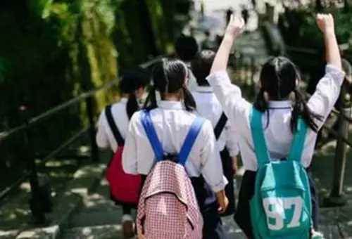 9歲女孩放學路上失蹤！10年後在「鄰居家中」被找到　母親「再見時」卻已不敢相認