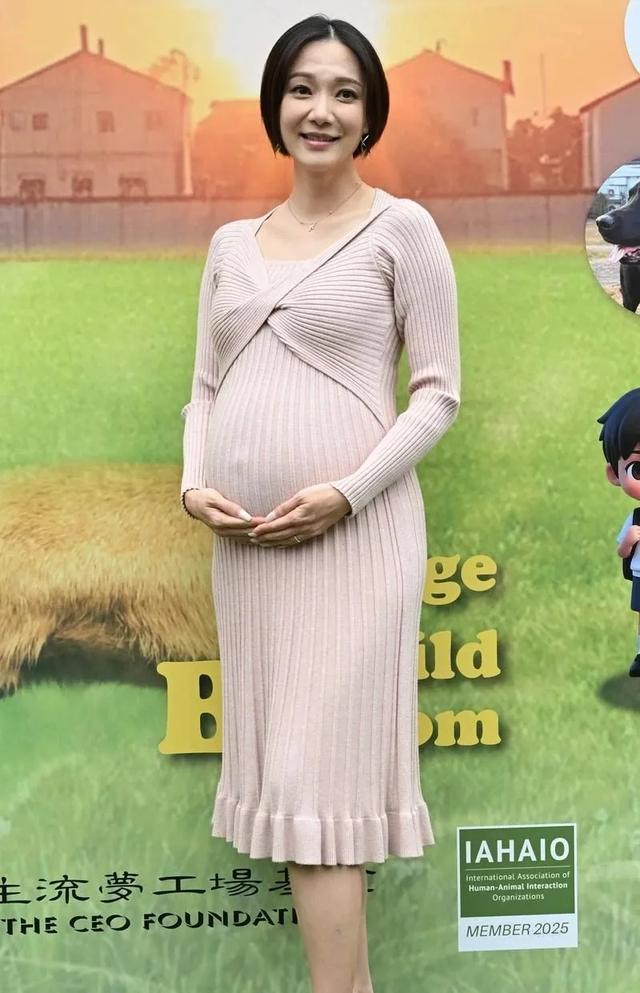 王君馨宣布懷女寶，下月順產心情緊張，傳不滿被小花搶鏡失望離巢