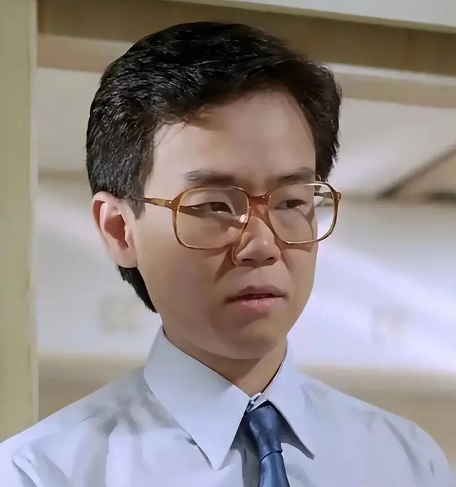 黃百鳴被判入獄，私生活被扒頻繁和性感女星開派對，牽扯到李小冉