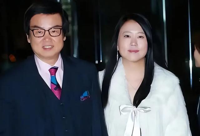 黃百鳴被判入獄，私生活被扒頻繁和性感女星開派對，牽扯到李小冉