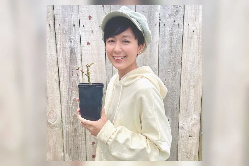 TVB前花旦突貼同性親密照，公開喊「老婆」，曾髮長文真情告白