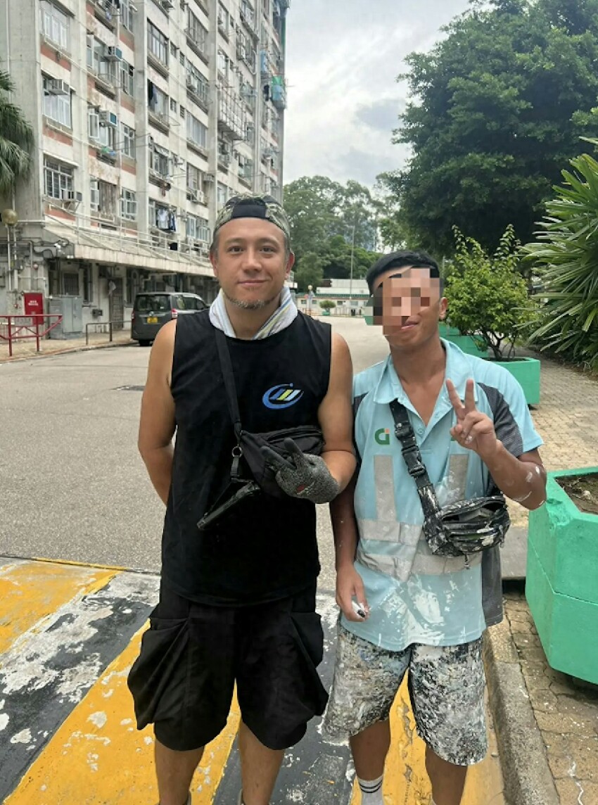 張致恆做搬運工養四子,稱有中國傳統思想要多生,仨兒子體弱多病