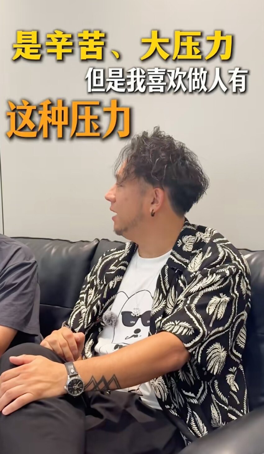 張致恆做搬運工養四子,稱有中國傳統思想要多生,仨兒子體弱多病