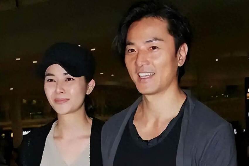 嫁給超帥天王！昔日清新女神「婚後淡出演藝圈」 53歲久違復出「發福炸出雙下巴」粉絲全崩潰