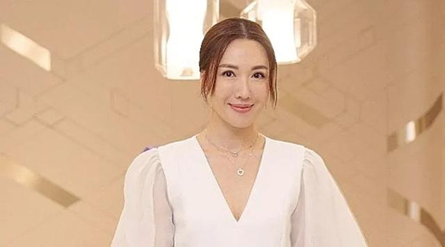 李施嬅宣布與未婚夫分手，發文剖白原因，稱結婚不一定代表幸福