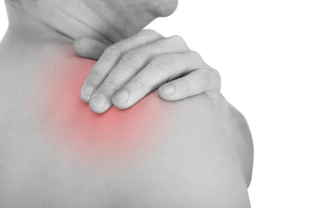 經常感覺肩膀疼痛，竟查出癌症！經常有這3個異常或是癌症信號