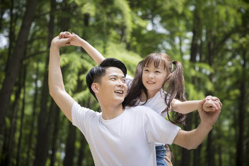「我寧可生兩個兒子，也不要一個女兒！」一位媽媽說出心裡話「理由很現實」不是重男輕女