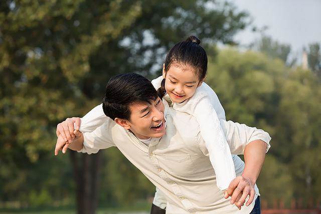 「我寧可生兩個兒子，也不要一個女兒！」一位媽媽說出心裡話「理由很現實」不是重男輕女