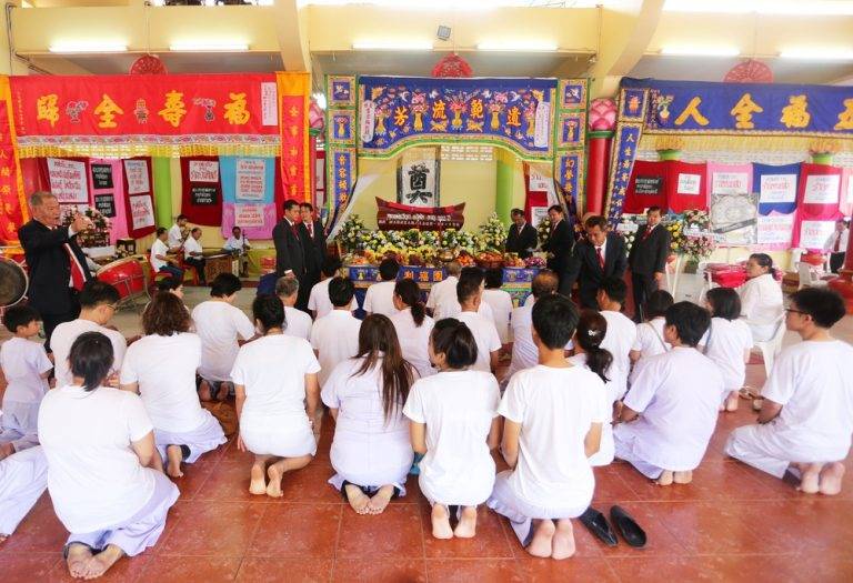 路過喪家別念「阿彌陀佛」! 命理師點出「保平安1關鍵」