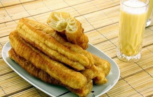 慟！梅豔芳死於子宮頸癌，享年40歲、鳳飛飛肺癌逝世，享年60歲。這10種致癌食物太可怕了，能不碰就不碰！