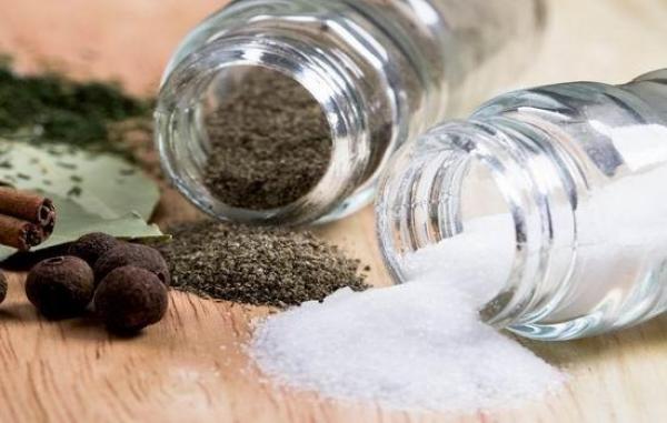 慟！梅豔芳死於子宮頸癌，享年40歲、鳳飛飛肺癌逝世，享年60歲。這10種致癌食物太可怕了，能不碰就不碰！