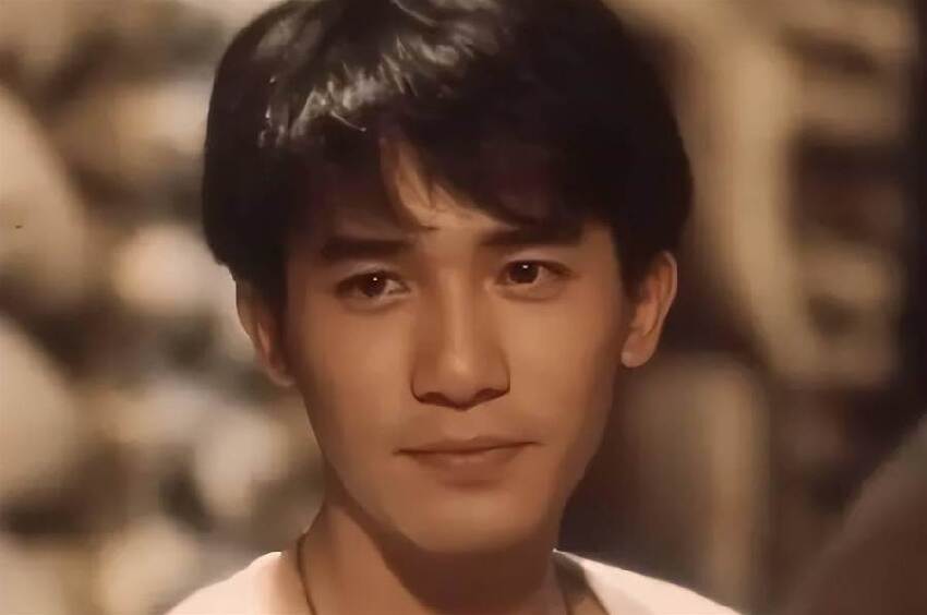 63歲梁朝偉不再隱瞞，坦白久居日本原因「結婚17年丁克」真相全說了