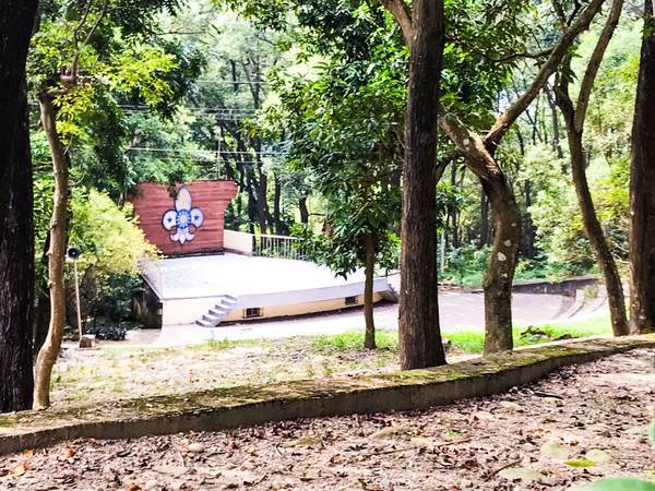 闖北屯山區迷路！女大生獲救大哭「阿伯教我們走東北方」　警消一聽發毛「你們差點掛掉」：不可能走那條阿