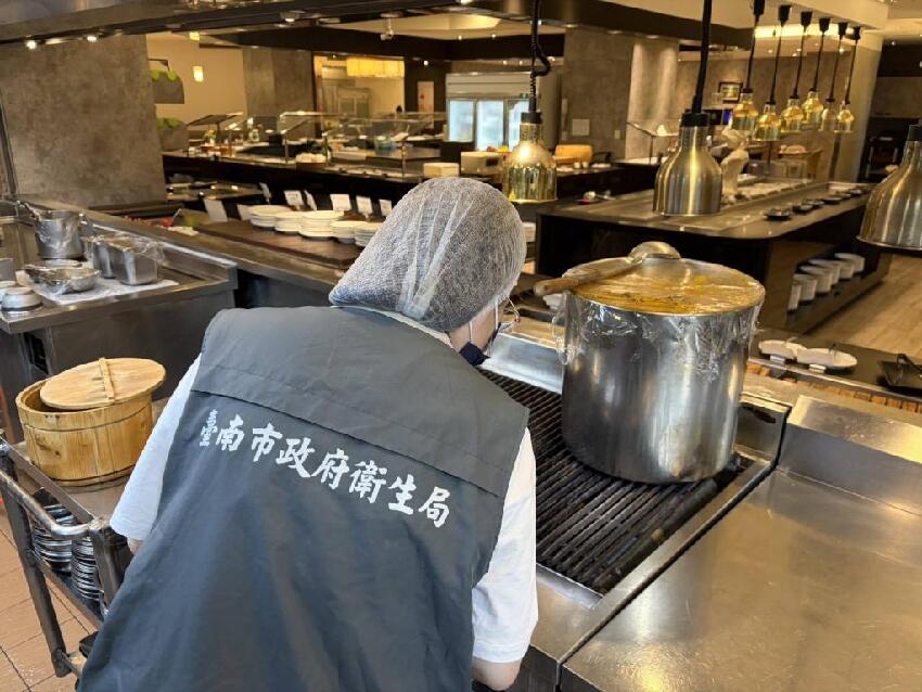 快訊／台北團12人遊台南疑中毒！集體吐瀉急就醫