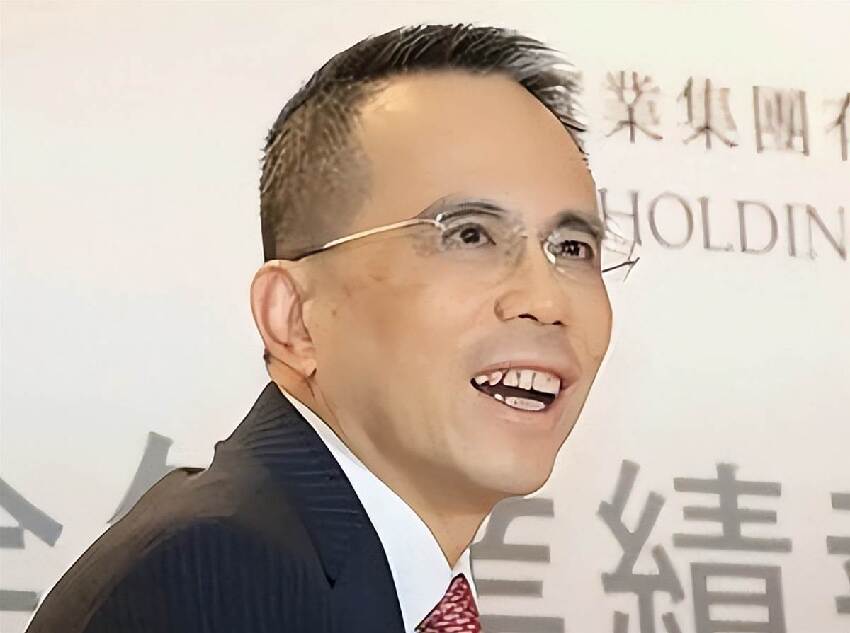 身價千億有什麼用？李嘉誠兩兒子的現狀，給所有父母都提了個醒