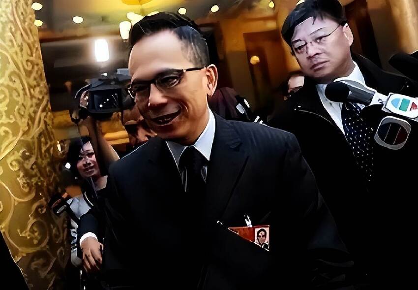 身價千億有什麼用？李嘉誠兩兒子的現狀，給所有父母都提了個醒