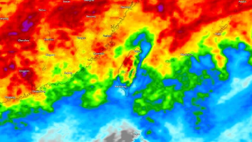 驚見一片橘紅！這2天鋒面入侵「雷雨猛轟全台」　專家證實：「下周還有一波...」
