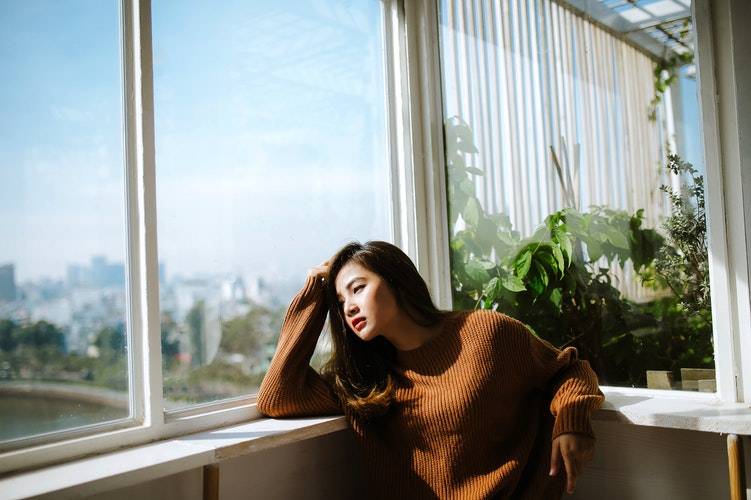 不「老實」的女人,即使有伴侶,也忘不掉這些習慣