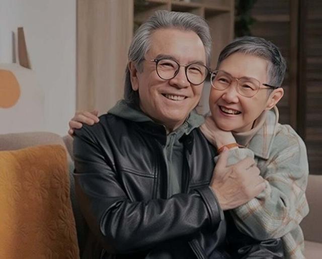姜大衛妻子因肺炎險離世!患大腸癌積極治療,結婚半世紀恩愛如初