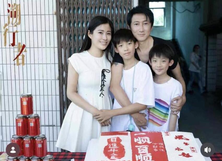 洪金寶52歲長子自曝想生女兒,妻子有意人工受孕,全家已移居深圳