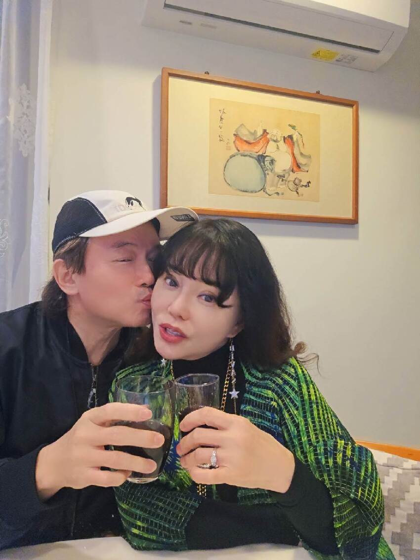 負面消息不斷！餐廳工讀生爆「遇狄鶯耍大牌」詭異奧客行徑，釣出同行：「我也遇過她...」