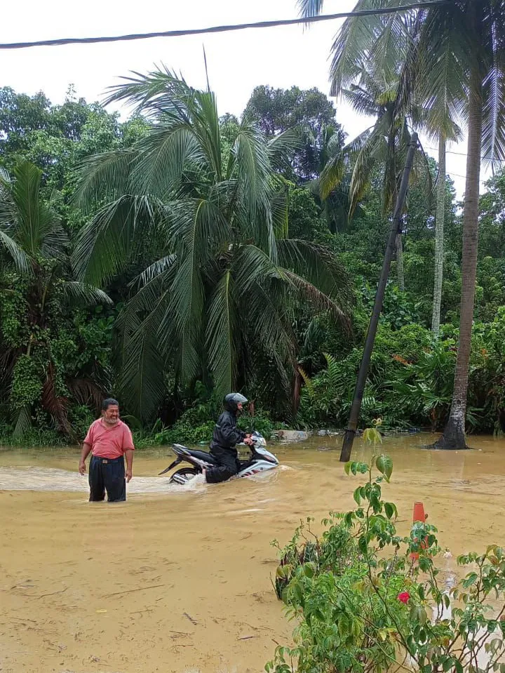 午後狂風暴雨　新山哥打丁宜多地閃電水災